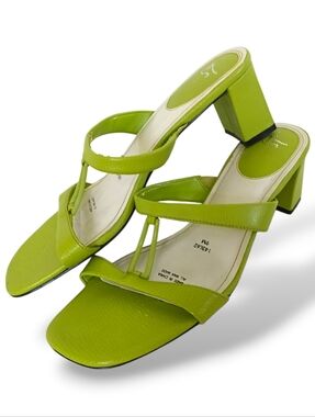 Life Stride Lime Green Short Block Heel Sandals Neon Colorful Kitten Mod Retro